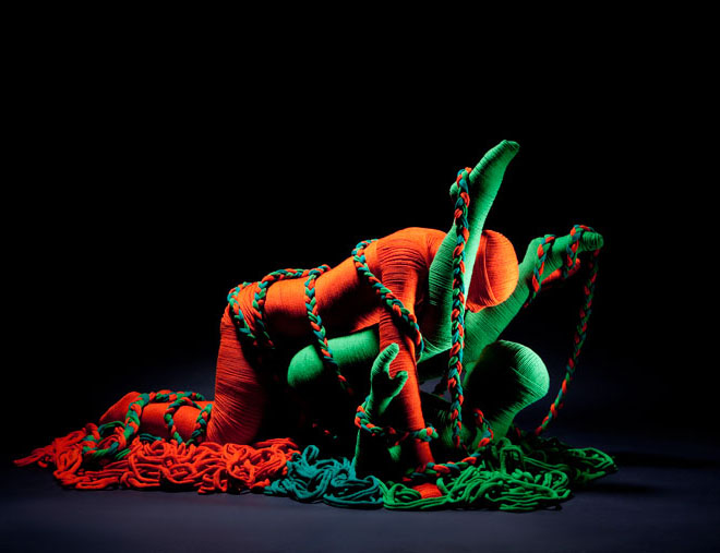 benetton-yatzer-lana-sutra-erik-ravelo-wool-sculpture